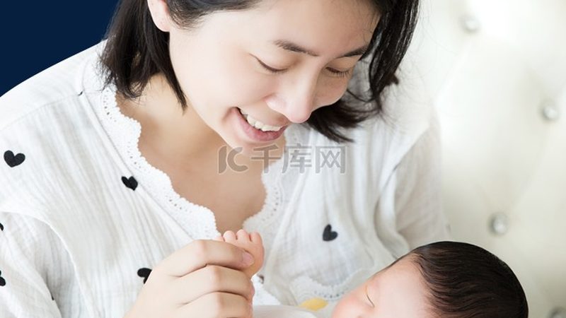 如何成为一名合格的母婴护理师？揭秘培训要点与职业发展