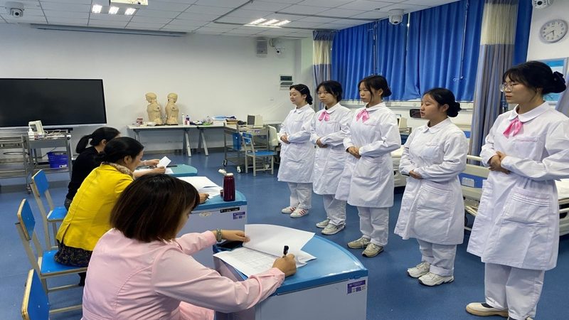 上海月嫂：揭秘不同级别收费标准背后的秘密**